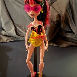 Monster High Gloom Beach Draculaura